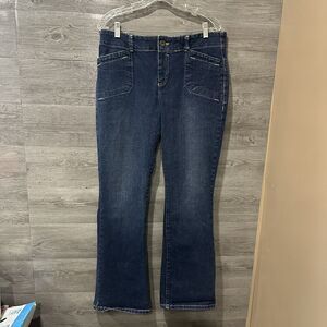 Levi Strauss Signature Stretch Bootcut Leg Misses 12 Jean's